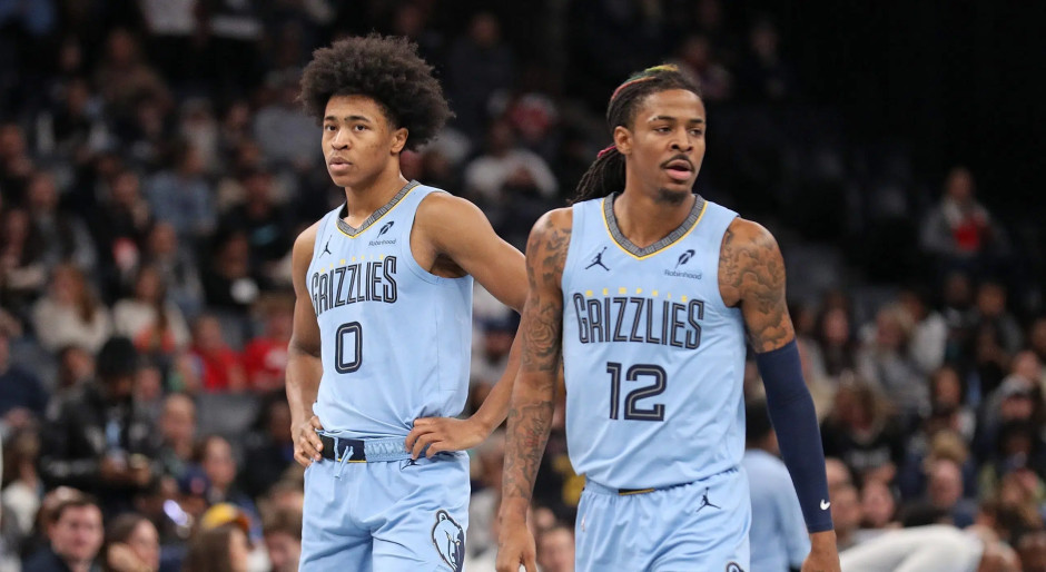 记者：申花将给球员放短假，12月2日重新集中备战广岛三箭（申花为球员安排短暂假期，12月2日再度集结备战广岛三箭）