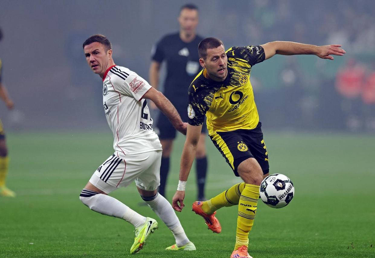 记者：罗马联系法比奥-席尔瓦团队，但若吉拉西离队他将留下（记者：罗马已接触法比奥-席尔瓦团队，若吉拉西离队他将选择留队）