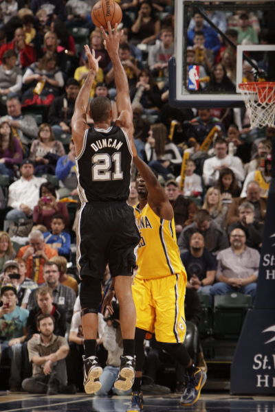 法兰克福主帅：因头球输比赛令人懊恼，遗憾上半场没进第二球（法兰克福主帅：头球失守令人懊恼，遗憾半场未能再下一城）