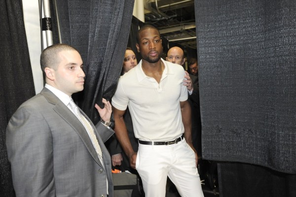 阿内·斯洛特在利物浦和解谈判后召回了穆罕默德·萨拉赫，但问题依然存在。（与利物浦言和后，阿内·斯洛特召回穆罕默德·萨拉赫，矛盾仍未解决）