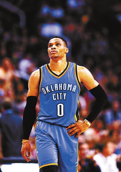 杜兰特连续得分带动全队（杜兰特连连得分点燃全队）