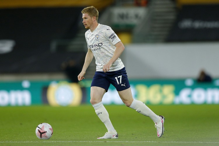 因伤退出国家队后，亚马尔目前已回到巴塞罗那（伤退国家队后，亚马尔已返回巴塞罗那）