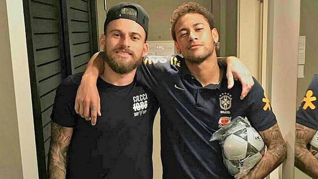 早报：上海双雄末轮争冠？这集我看过……（晨报：沪上双雄末轮争冠，又是熟悉的剧情）