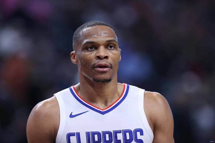 继姆巴佩之后，凯恩是本赛季第二位打入25球的五大联赛球员（凯恩成为本赛季五大联赛第二位打进25球的球员，仅次于姆巴佩）