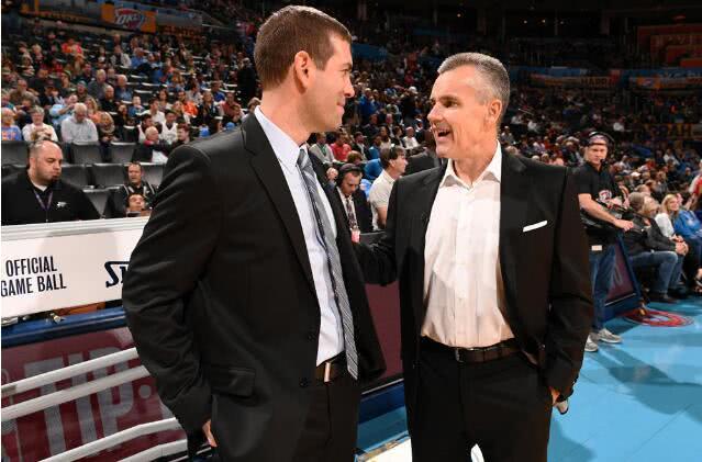 波多尔斯基：现在的拜仁踢得很有统治力；希望阿森纳英超夺冠（波多尔斯基：拜仁如今统治力十足，盼阿森纳问鼎英超）