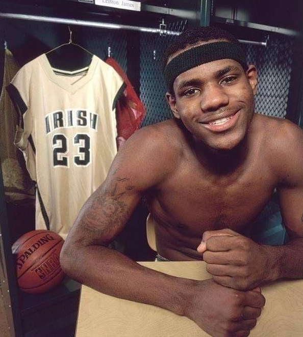 官方：德利赫特力压B费和阿马德，当选曼联11月最佳球员（曼联官宣：德利赫特压过B费和阿马德，荣膺11月队内最佳球员）