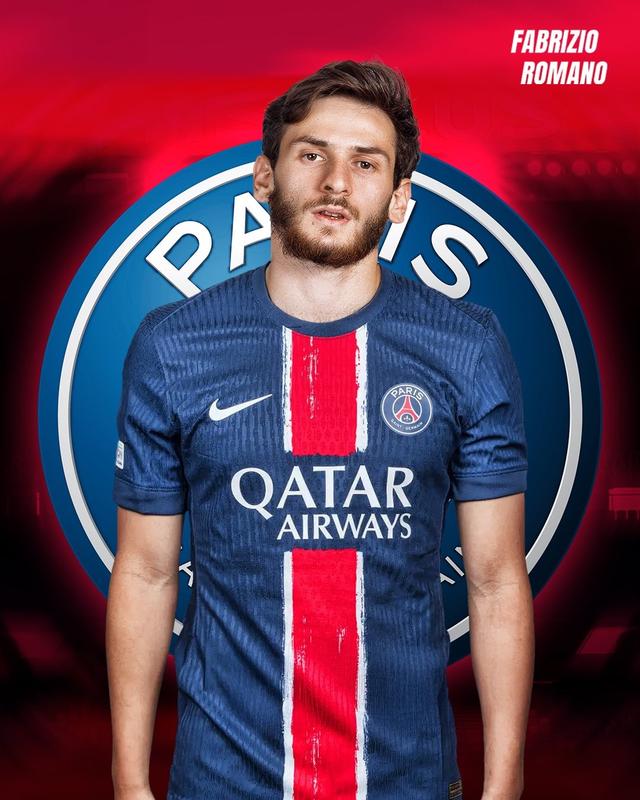 伊涅斯塔：中场球员当教练更能掌控全局，小法现在做得非常好（伊涅斯塔：中场出身执教更能把控全局，小法目前表现出色）