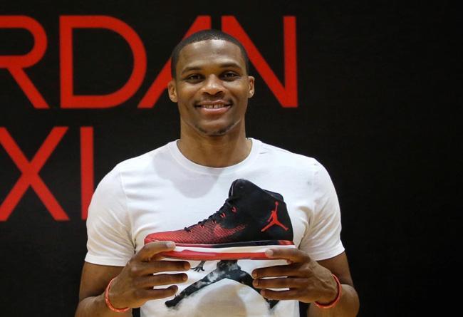 篮球勇士全队战术执行效率提升（勇士全队战术执行效率大幅跃升）